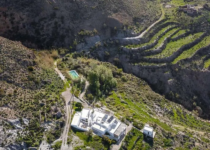 Cortijo El Albaricoque De La Sierra - Finca De 75 Hectareas !