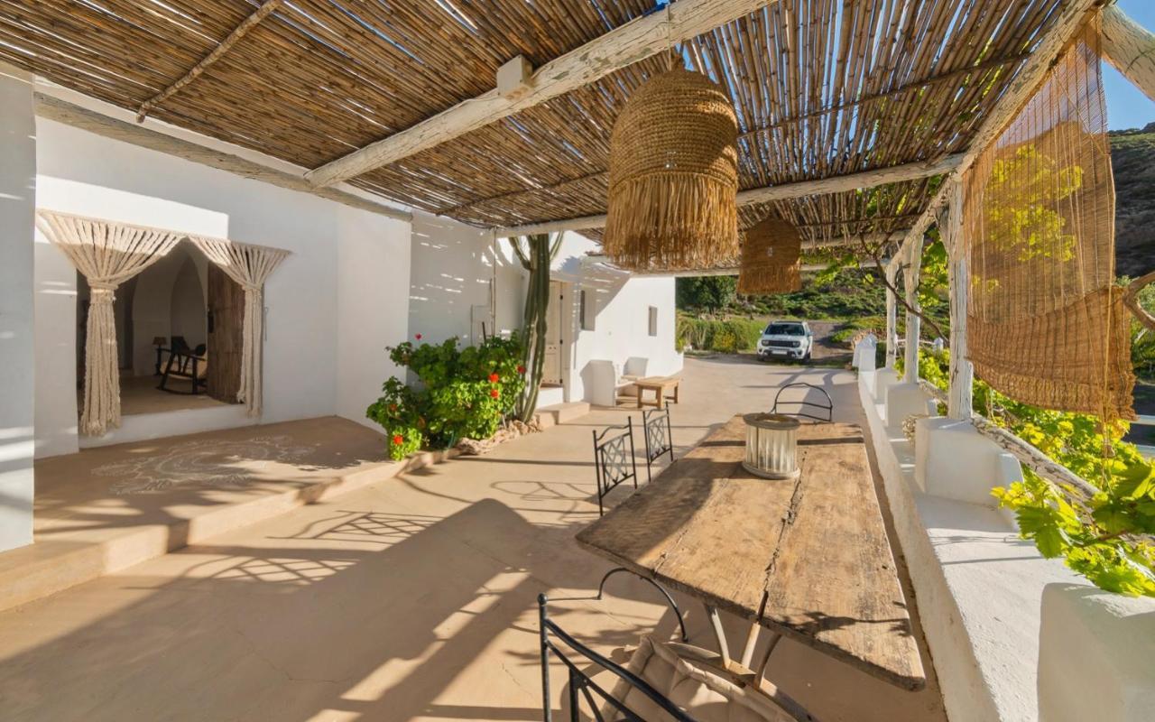 Cortijo El Albaricoque De La Sierra - De 75 Hectareas ! Nijar