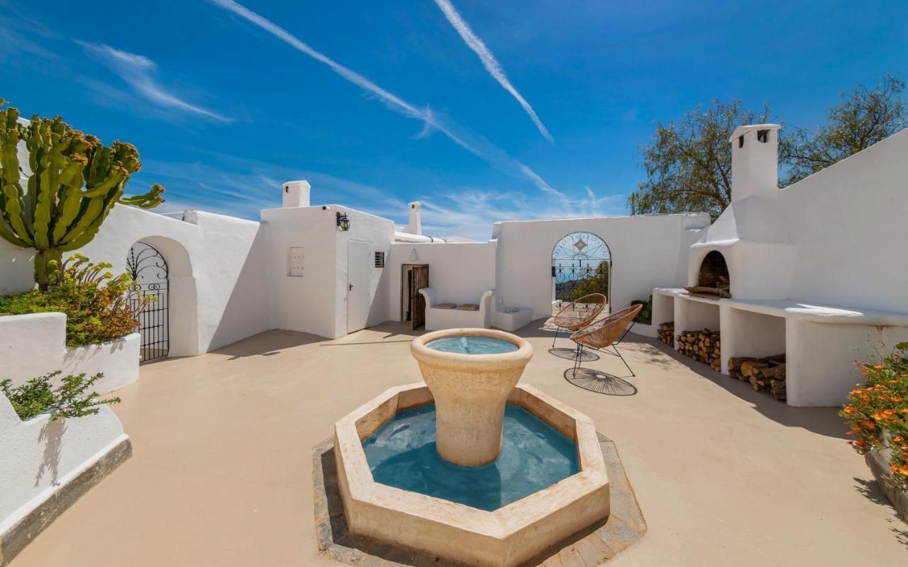 Cortijo El Albaricoque De La Sierra - De 75 Hectareas ! Villa