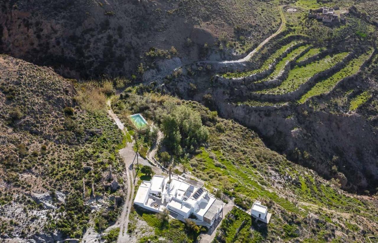 Cortijo El Albaricoque De La Sierra - De 75 Hectareas ! Villa Nijar