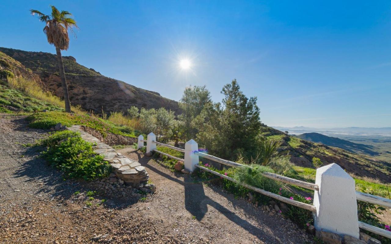 Cortijo El Albaricoque De La Sierra - De 75 Hectareas ! * Níjar